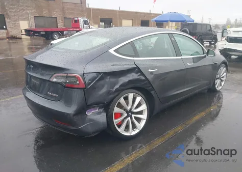 2018 Tesla Model 3 Long Range/Performance z USA, uszkodzony, nr VIN 5YJ3E1EBXJF105842